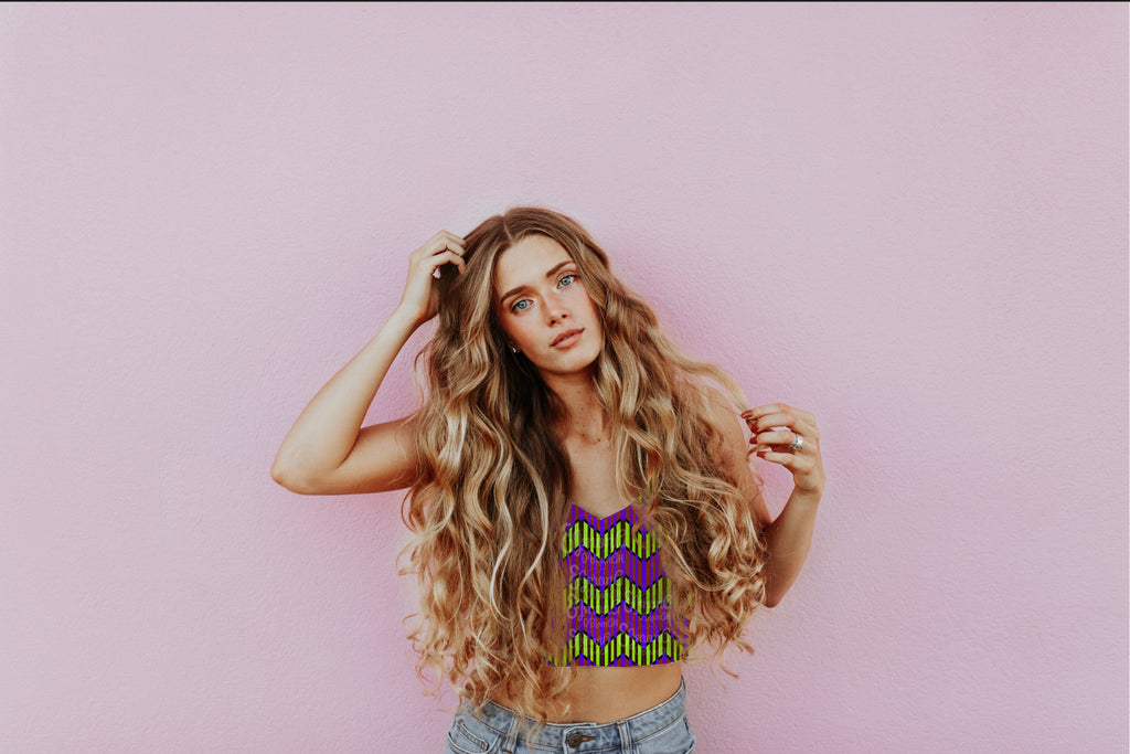 Woman with long wavy hair wearing a colorful top against a pink background

Vibrant Green and Fuchsia Pink Chevron seamless pattern. High-resolution bold geometric print for apparel and fabric design.